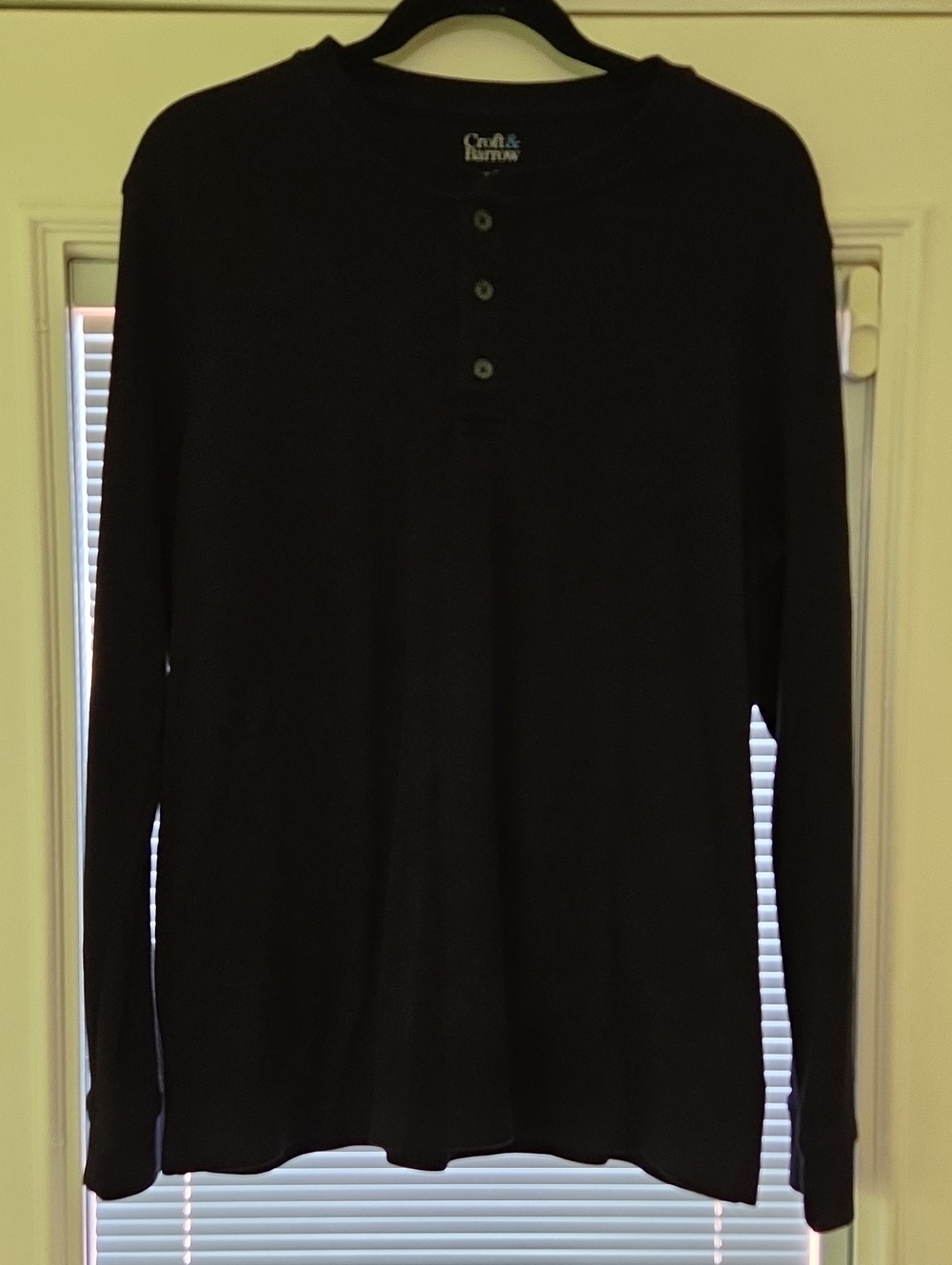 Croft & Barrow Black Tee with Blue Accent